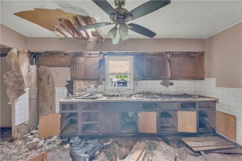 7107 Ivy Avenue Cleveland OH 44127