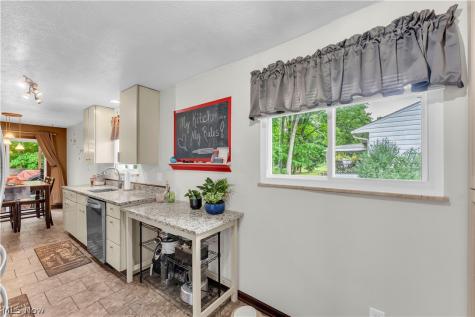 8276 Marianna Boulevard Broadview Heights OH 44147