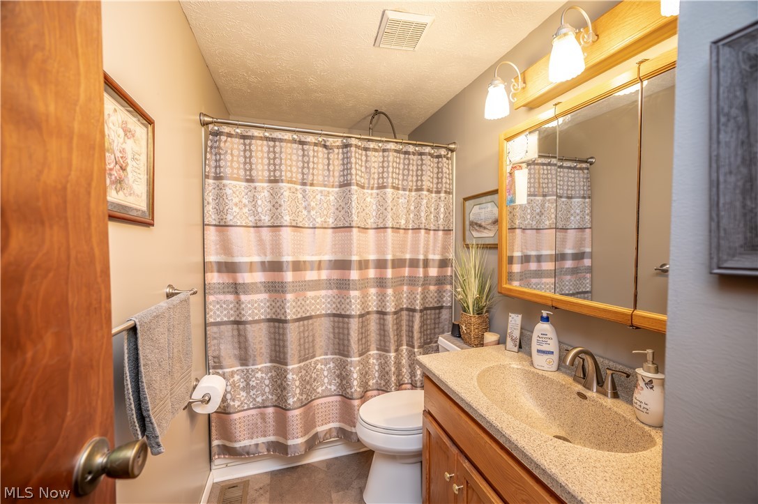 6142 Fairview Road Austintown OH 44515