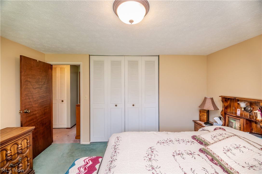 6142 Fairview Road Austintown OH 44515