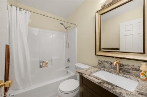 6239 Greenview Trail North Ridgeville OH 44039