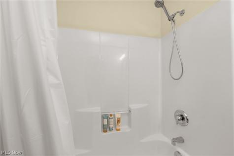 6239 Greenview Trail North Ridgeville OH 44039