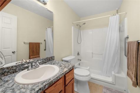 6239 Greenview Trail North Ridgeville OH 44039