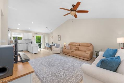6239 Greenview Trail North Ridgeville OH 44039