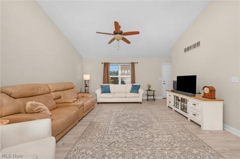 6239 Greenview Trail North Ridgeville OH 44039