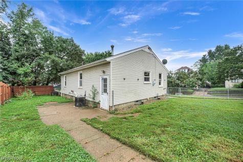 2121 9th Street SW Akron OH 44314
