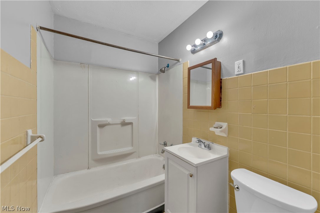 23166 Gay Street Euclid OH 44123