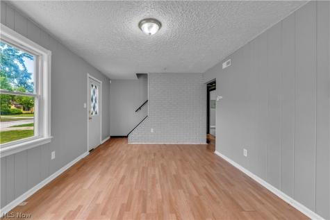 23166 Gay Street Euclid OH 44123