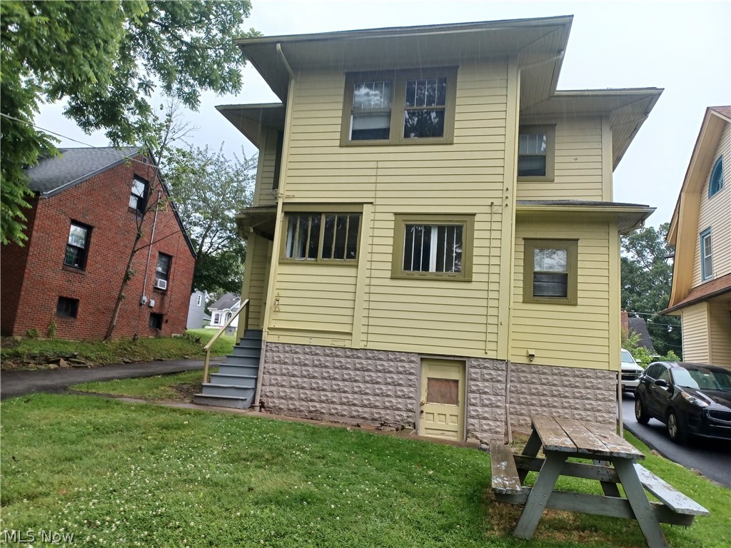 918 Winona Drive Youngstown OH 44511