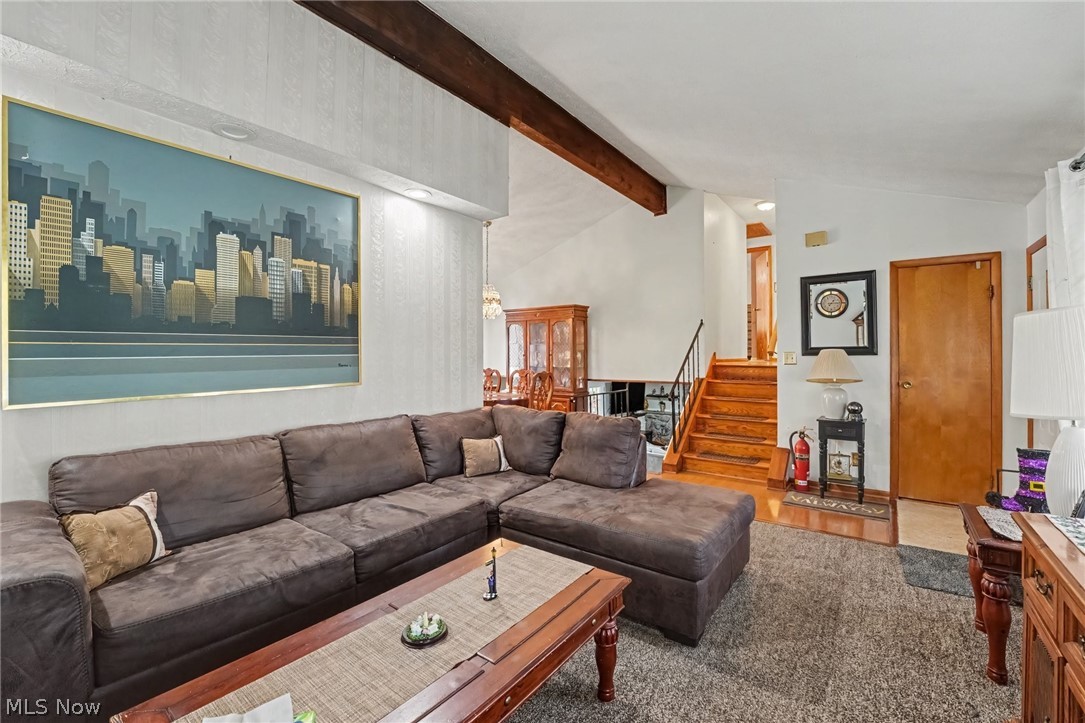 566 Crackel Road Aurora OH 44202