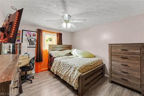 566 Crackel Road Aurora OH 44202
