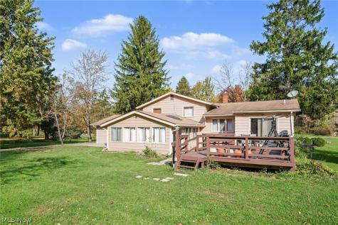 566 Crackel Road Aurora OH 44202