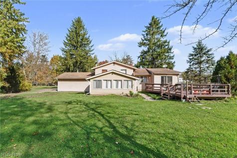 566 Crackel Road Aurora OH 44202