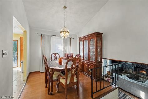 566 Crackel Road Aurora OH 44202