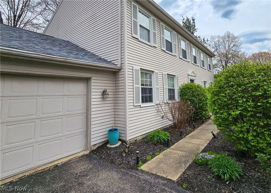 200 Briarbrook Court NE Howland OH 44484
