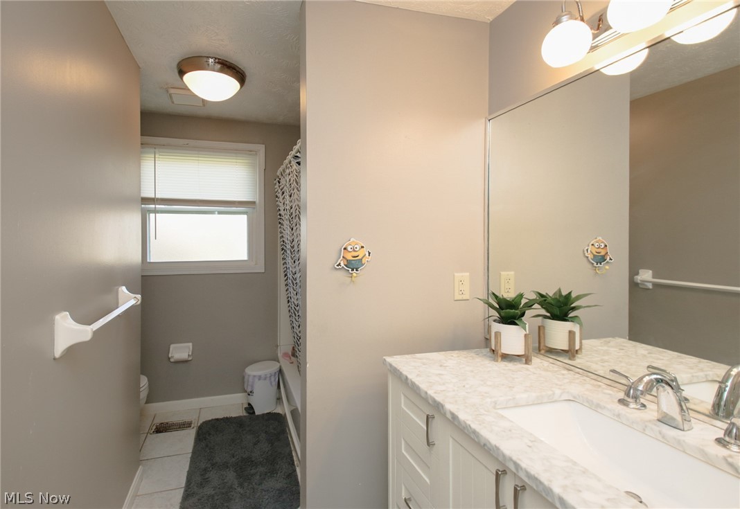 200 Briarbrook Court NE Howland OH 44484