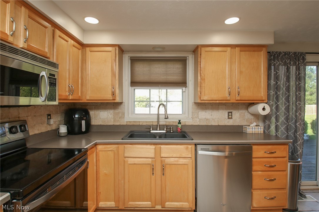 200 Briarbrook Court NE Howland OH 44484