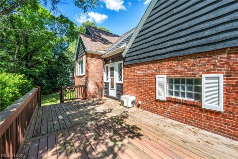 6524 E Pleasant Valley Road Independence OH 44131