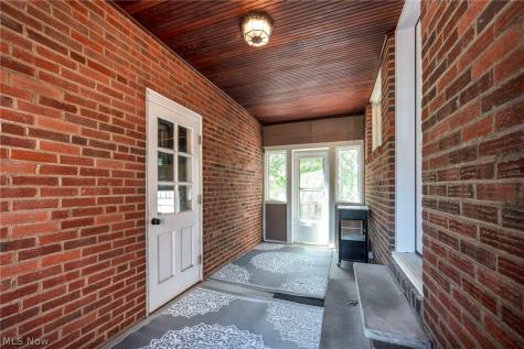 6524 E Pleasant Valley Road Independence OH 44131
