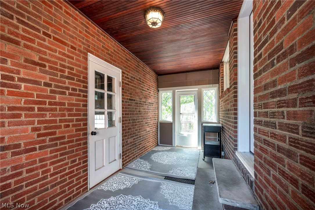 6524 E Pleasant Valley Road Independence OH 44131