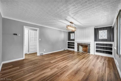 6524 E Pleasant Valley Road Independence OH 44131