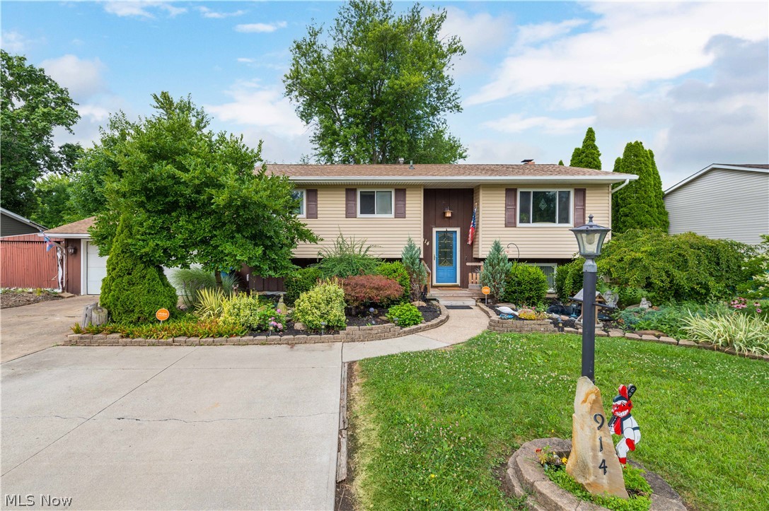 914 Stark Street Sheffield Lake OH 44054