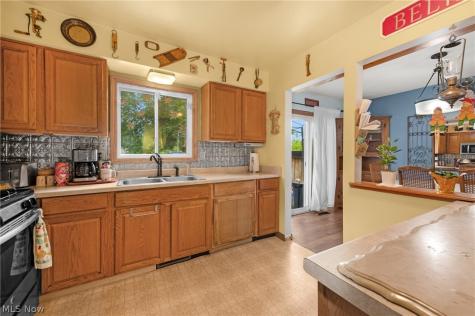 914 Stark Street Sheffield Lake OH 44054