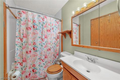 914 Stark Street Sheffield Lake OH 44054