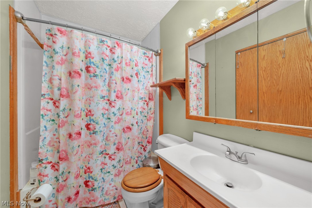 914 Stark Street Sheffield Lake OH 44054