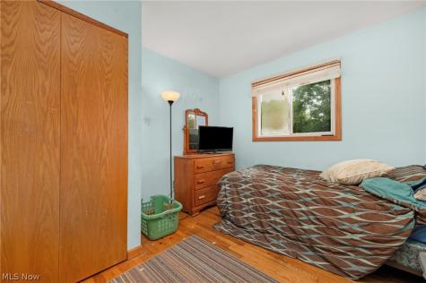 914 Stark Street Sheffield Lake OH 44054