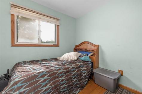 914 Stark Street Sheffield Lake OH 44054