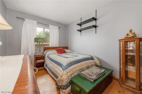 914 Stark Street Sheffield Lake OH 44054