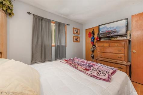 914 Stark Street Sheffield Lake OH 44054