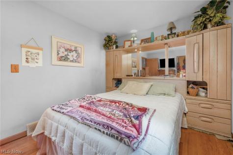 914 Stark Street Sheffield Lake OH 44054