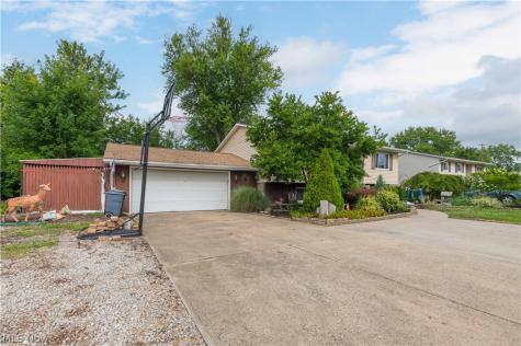 914 Stark Street Sheffield Lake OH 44054