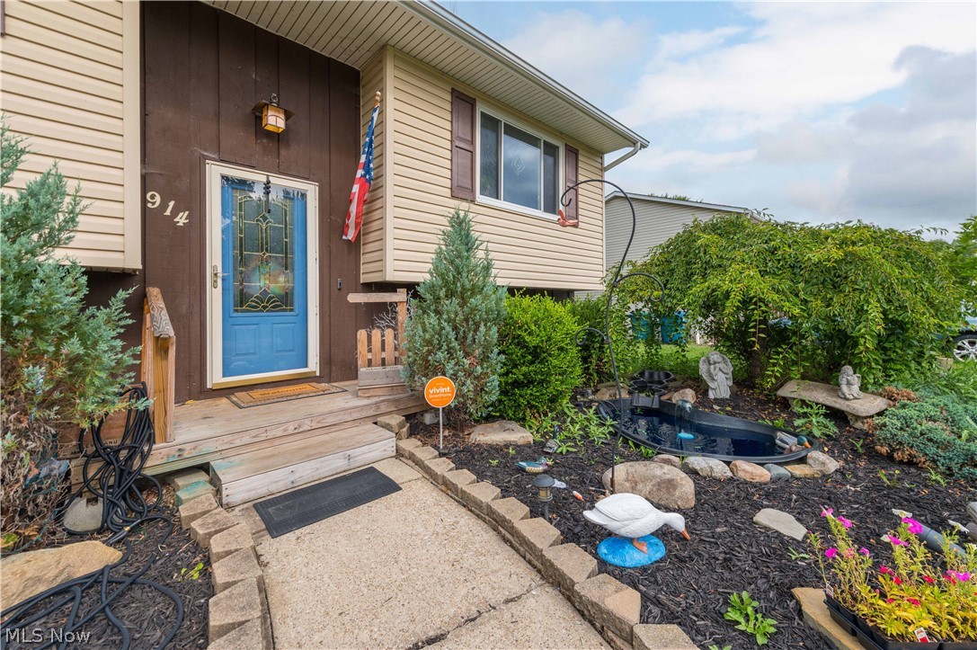 914 Stark Street Sheffield Lake OH 44054