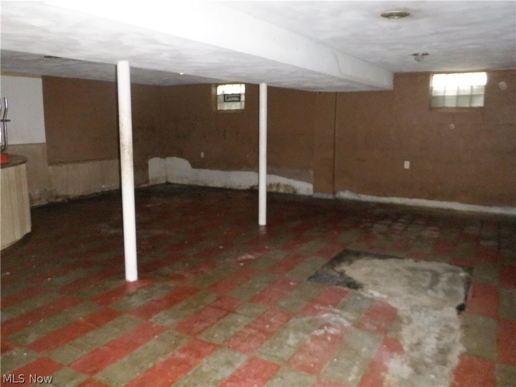 2091 Lee Boulevard East Cleveland OH 44112