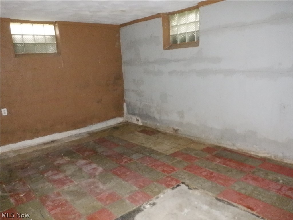 2091 Lee Boulevard East Cleveland OH 44112