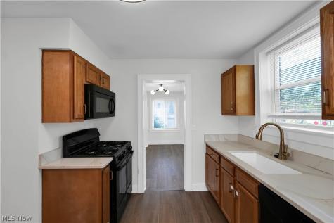 17303 Invermere Avenue Cleveland OH 44128