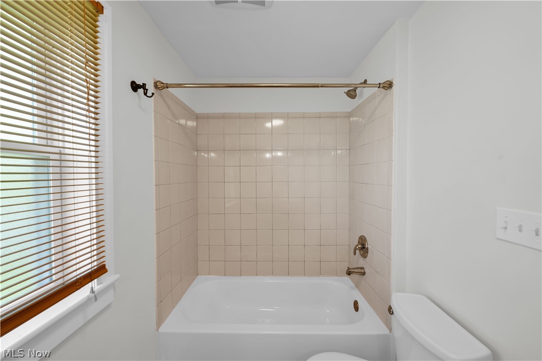 17303 Invermere Avenue Cleveland OH 44128