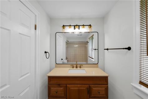 17303 Invermere Avenue Cleveland OH 44128