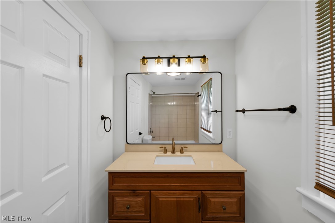 17303 Invermere Avenue Cleveland OH 44128