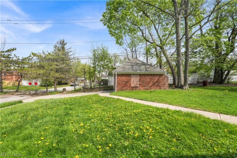 17303 Invermere Avenue Cleveland OH 44128