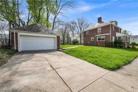 17303 Invermere Avenue Cleveland OH 44128