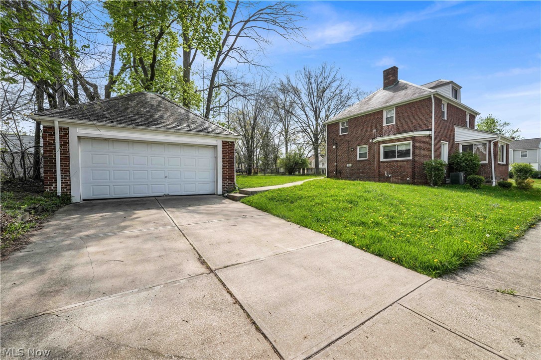 17303 Invermere Avenue Cleveland OH 44128