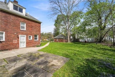 17303 Invermere Avenue Cleveland OH 44128