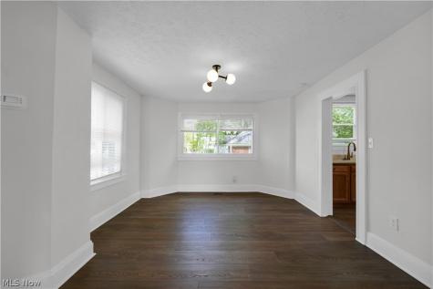 17303 Invermere Avenue Cleveland OH 44128