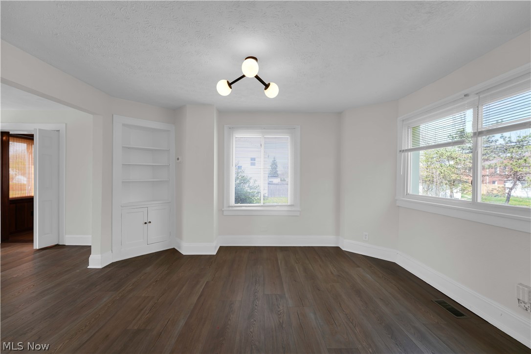 17303 Invermere Avenue Cleveland OH 44128