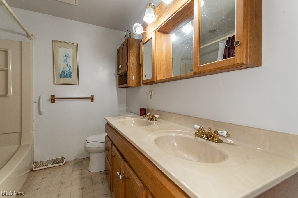 1032 Center Road Eastlake OH 44095