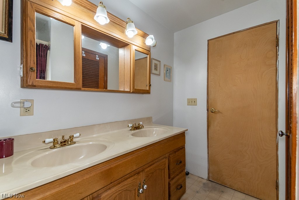 1032 Center Road Eastlake OH 44095